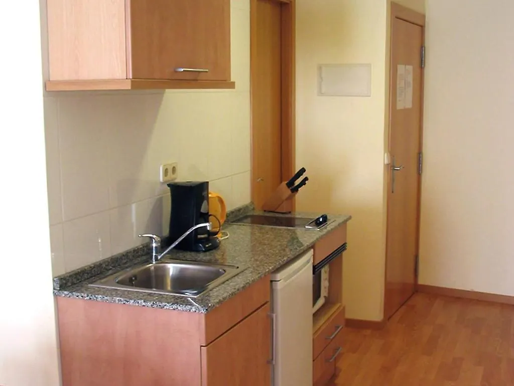 Bcn-Accommodation バルセロナ 0*,